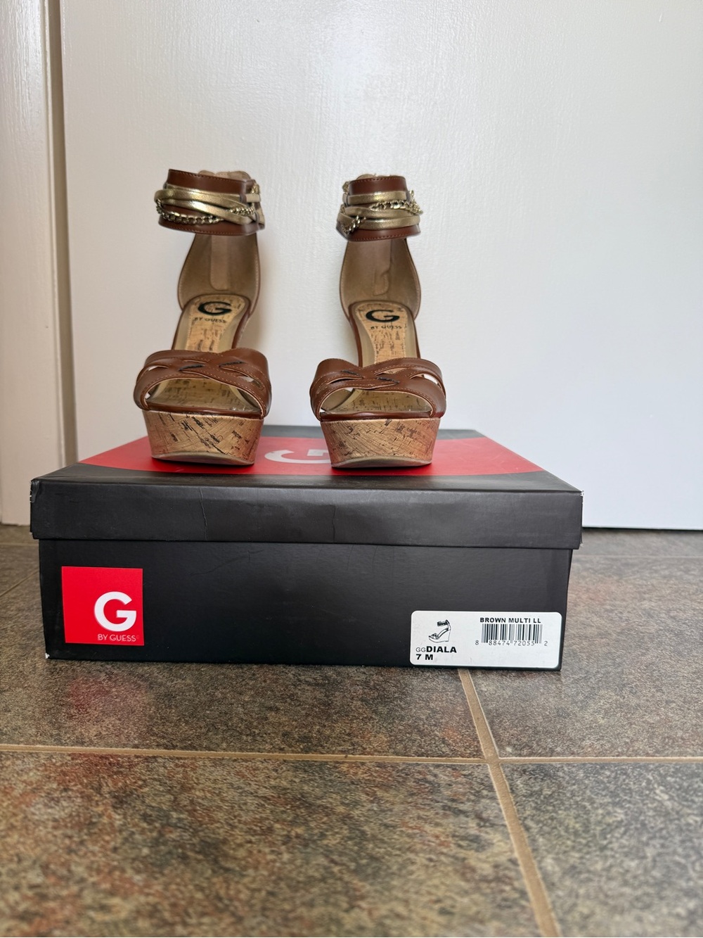 G by Guess Diala Leather Platform Sandals with Gold Chain Accent - Picture 2 of 9